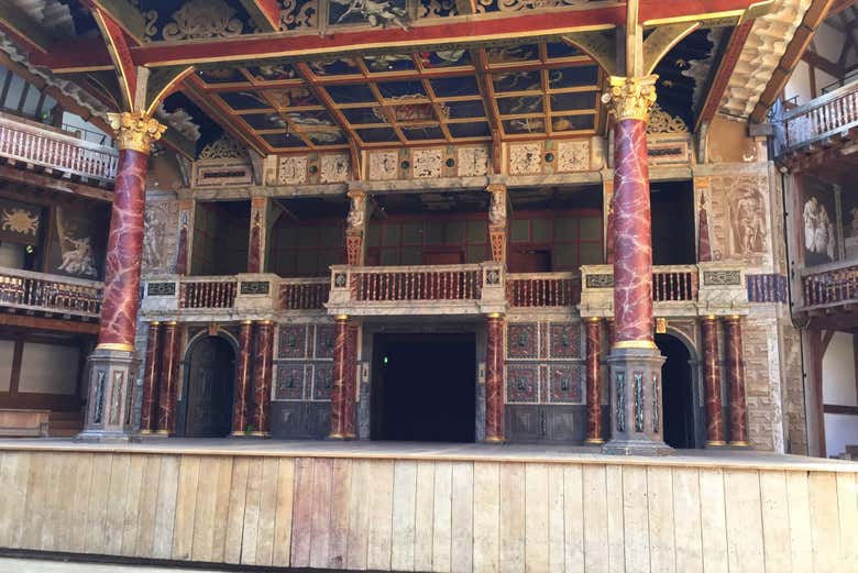 Interior del Shakesperare's Globe Theatre