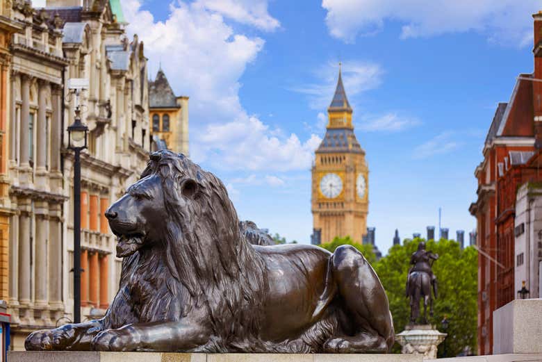 Statua del leone a Trafalgar Square