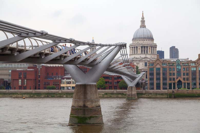 Cruzaremos el Puente del Milenio