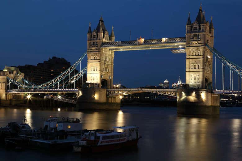 Tower Bridge de noche