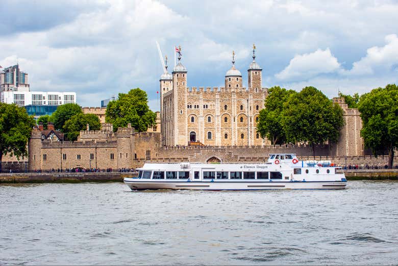 Observando Londres desde el barco