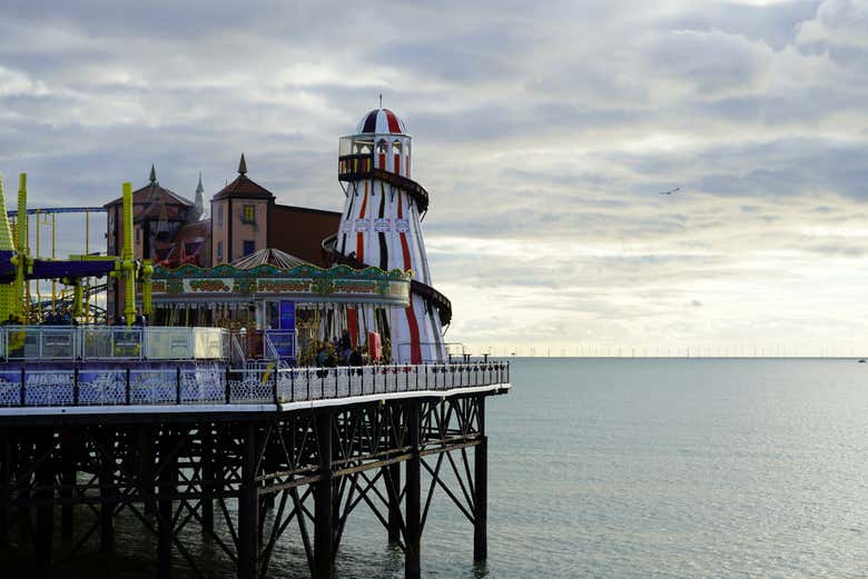 Parque de atracciones en el Palace Pier de Brighton