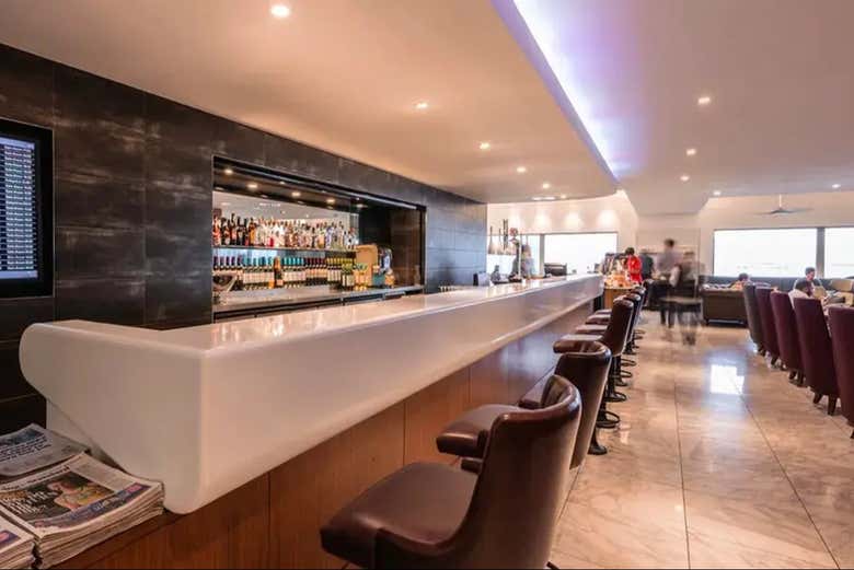 Un bar de la zona VIP 