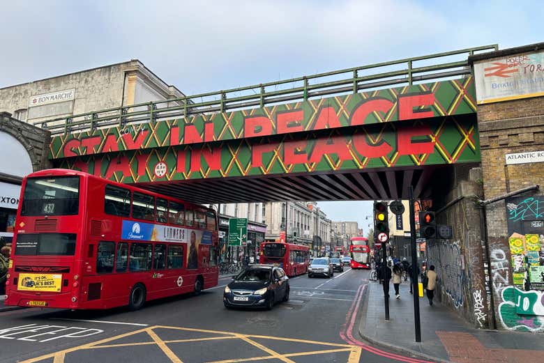 Mural Stay In Peace, em Brixton