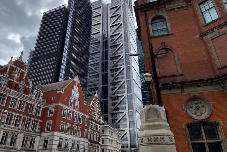 Edifici moderni e storici dell'East End