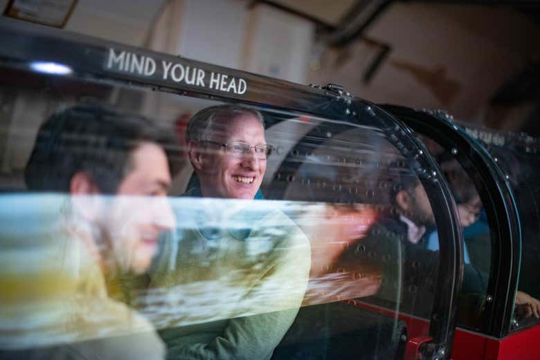 Subidos a bordo del Mail Rail