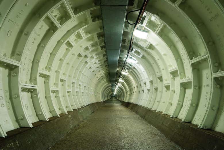 Interior do Foot Tunnel South