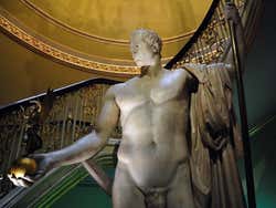 Apsley House, statue of Napoleón