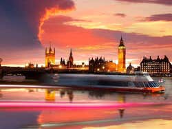 Thames River cruise at dusk
