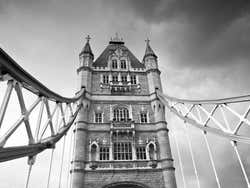 The London Bridge in black and white