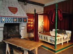 Tower of London, Medieval Palace