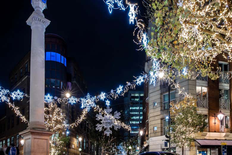Guirnalda de luces en forma de copos de nieve