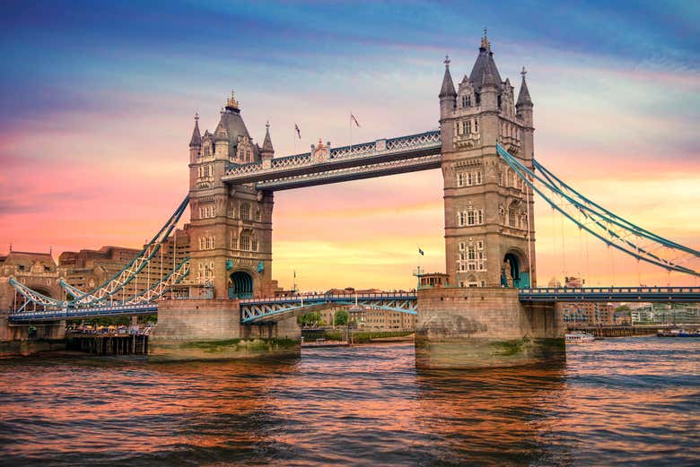 Il Tower Bridge al tramonto