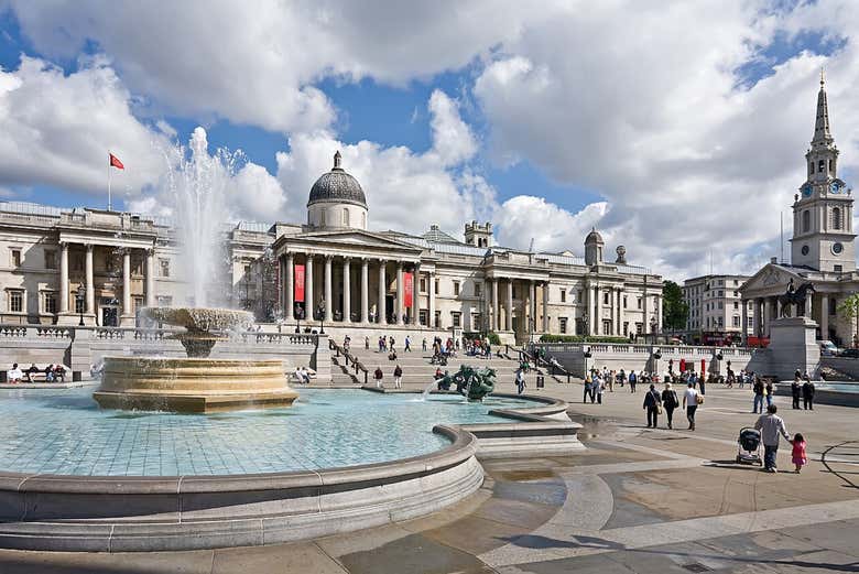 A imponente Trafalgar Square