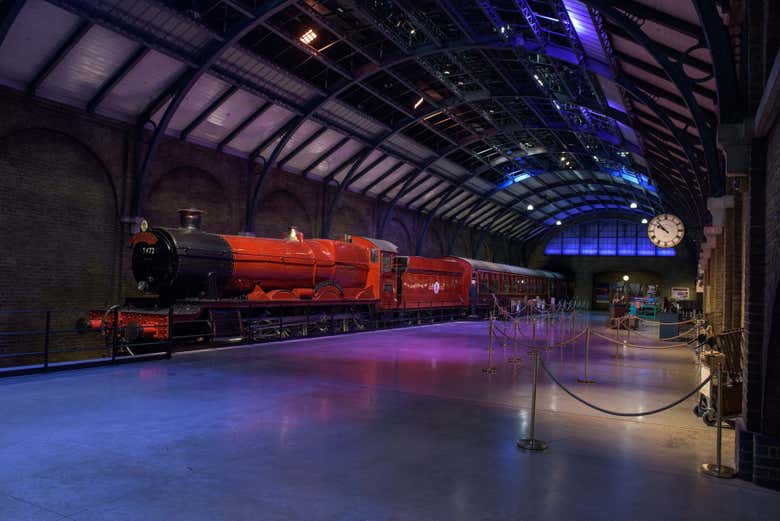 El tren Hogwarts Express en los estudios de Harry Potter