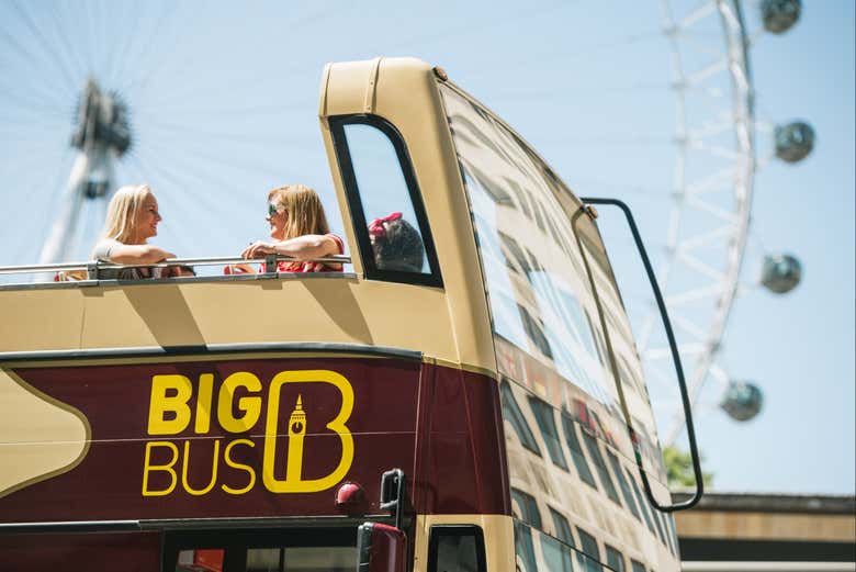 Disfrutando del autobús turístico de Big Bus