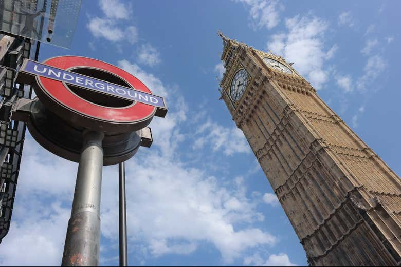 Westminster tube stop