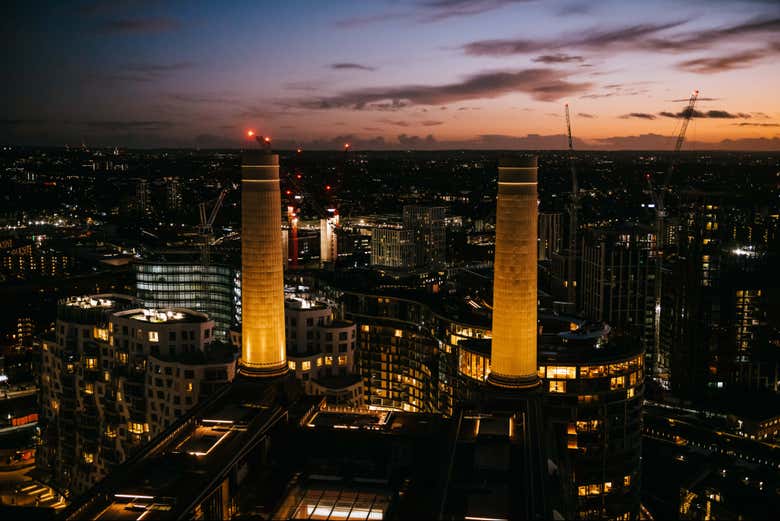 Views of Battersea Power Station at night