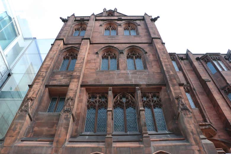Fachada de la biblioteca John Rylands