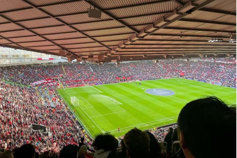 Viendo jugar al Manchester United en Old Trafford
