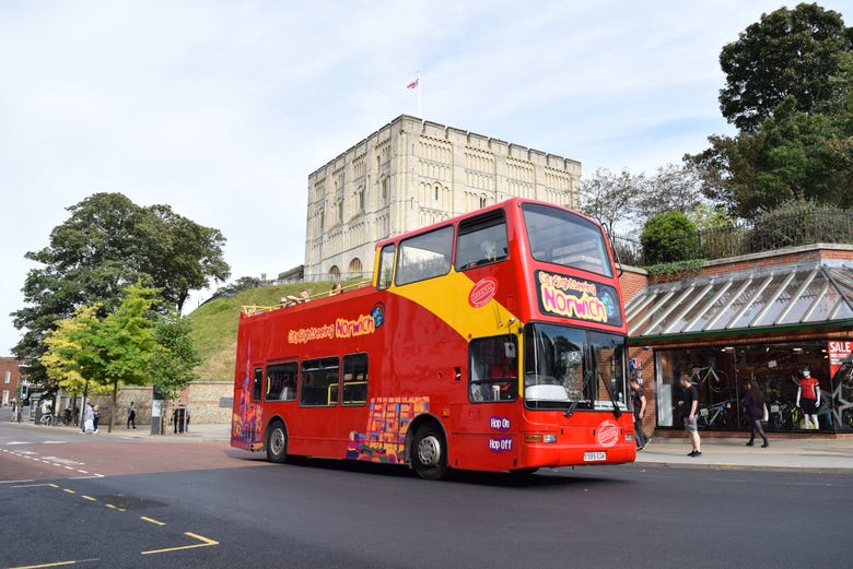 Sightseeing bus in Norwich