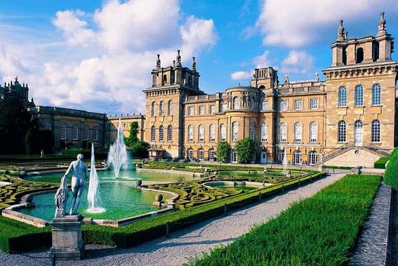 Exploration de l'extérieur du palais de Blenheim