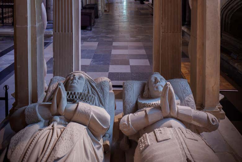 Tombes dans la cathédrale de Salisbury