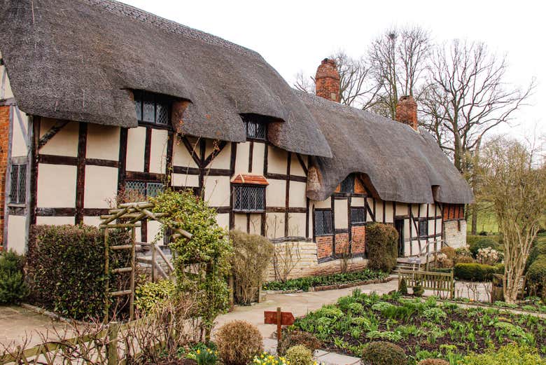 See Anne Hathaway's house