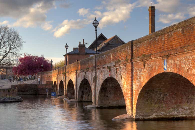 Puente sobre el río Avon