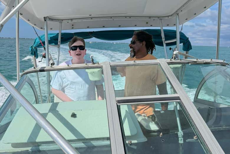 ¡Disfrutando del barco privado!