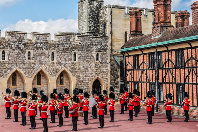 Cambio de guardia en el castillo