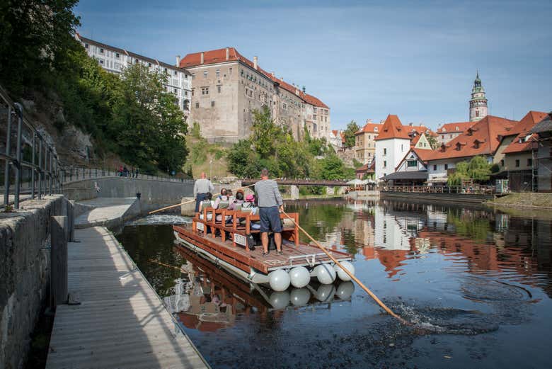 Vue sur Český Krumlov depuis le bateau