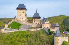 Excursión al Castillo de Karlštejn, Gran Cañón Checo y Palacio de Průhonice