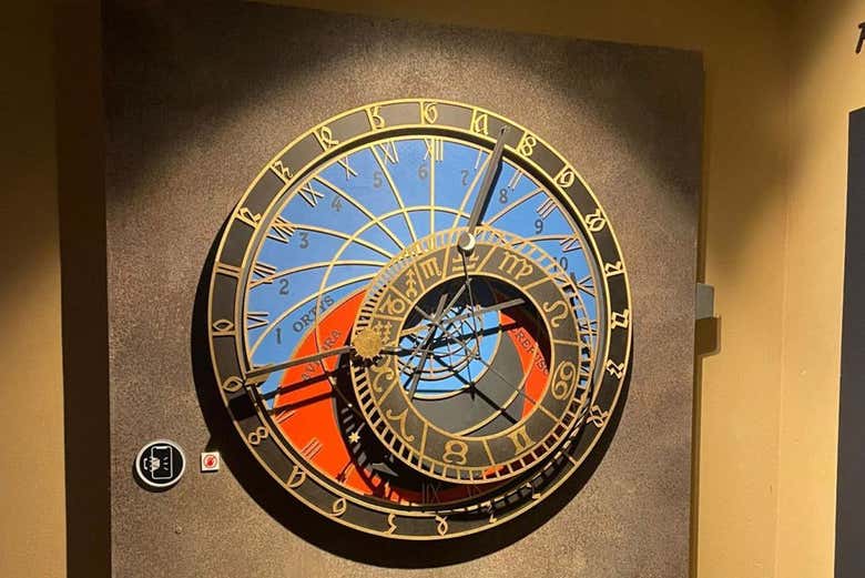 Presenciaréis la construcción del famoso Reloj Astronómico