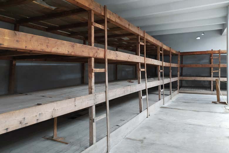 Barracones de madera del campo de concentración 