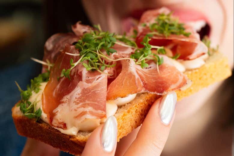 Taste the famous Czech chlebíček