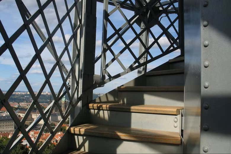 Acceso al mirador de la Torre de Petřín