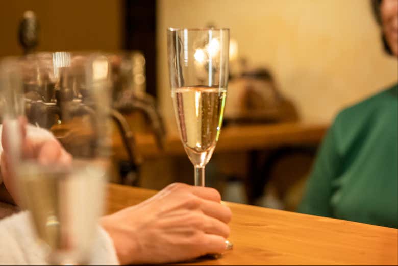 Vous pourrez boire une coupe de champagne