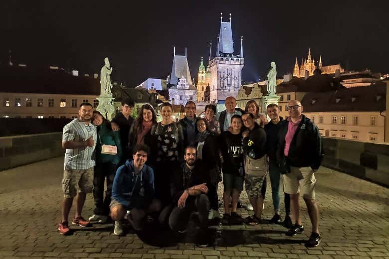 Foto di gruppo durante il tour serale