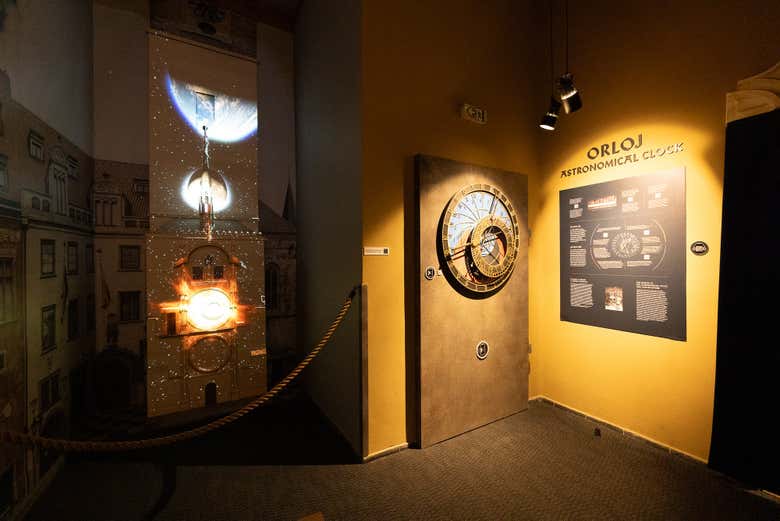 Construction de la célèbre horloge astronomique