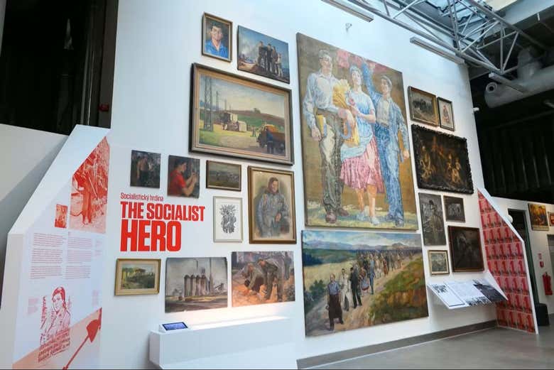 Carteles y propaganda en el Museo del Comunismo