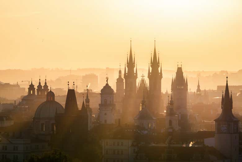 Vista sulla città al tramonto