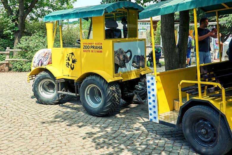 Le petit train du zoo de Prague