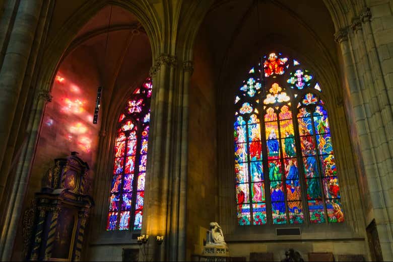 Vitraux de la cathédrale Saint-Guy