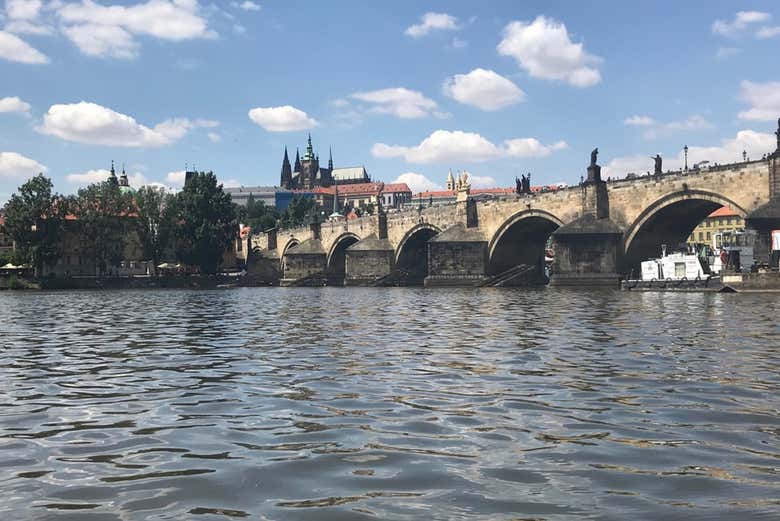 Admirez le pont Charles