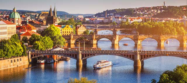 Paseo en barco + Entrada al zoo de Praga