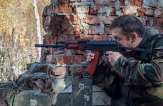 Prática de tiro com Kalashnikov