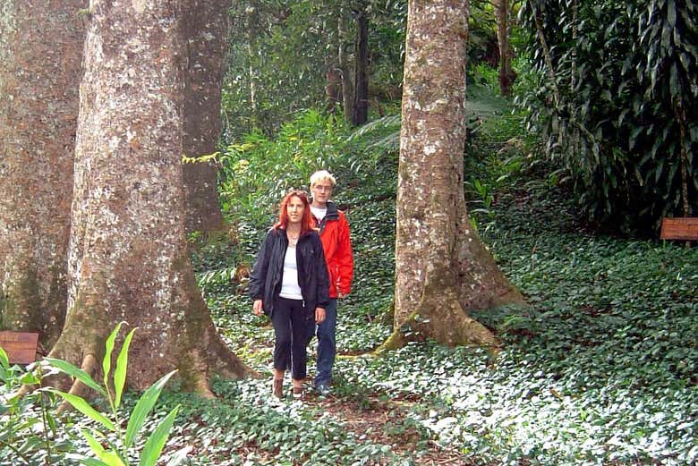 Due persone alla scoperta del fascino di Paraiso