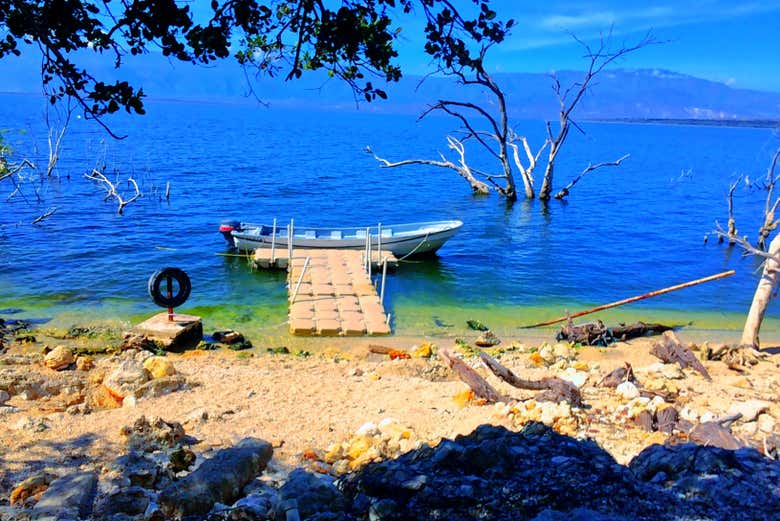 Saliremo su una barca per navigare le acque el lago