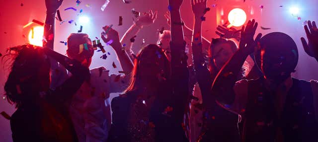 Fête dans la boîte de nuit Coco Bongo à Punta Cana
